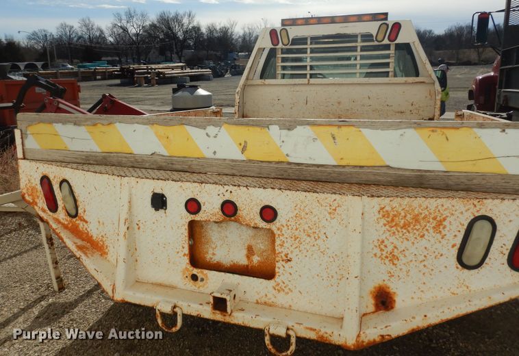 image for item JQ9766 2005 Ford F350 Super Duty XL  SuperCab flatbed pickup truck