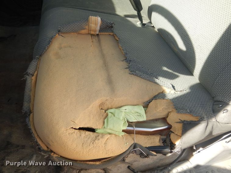 image for item JQ9766 2005 Ford F350 Super Duty XL  SuperCab flatbed pickup truck