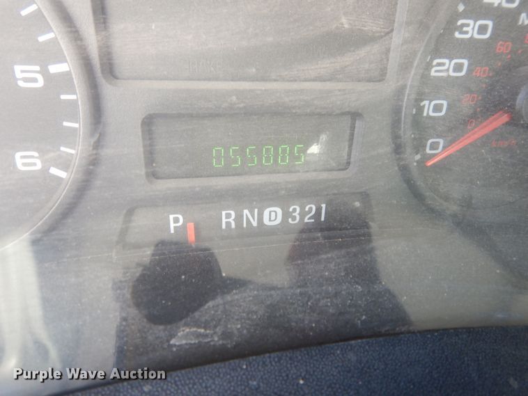 image for item JQ9766 2005 Ford F350 Super Duty XL  SuperCab flatbed pickup truck