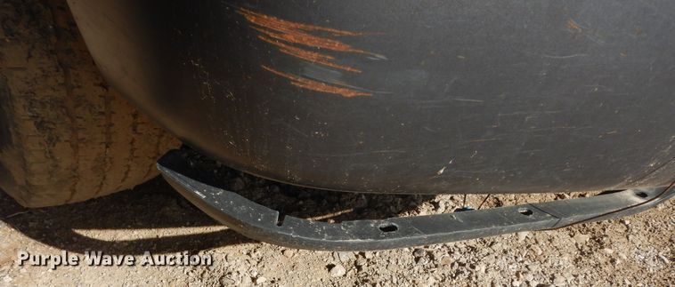 image for item JQ9766 2005 Ford F350 Super Duty XL  SuperCab flatbed pickup truck