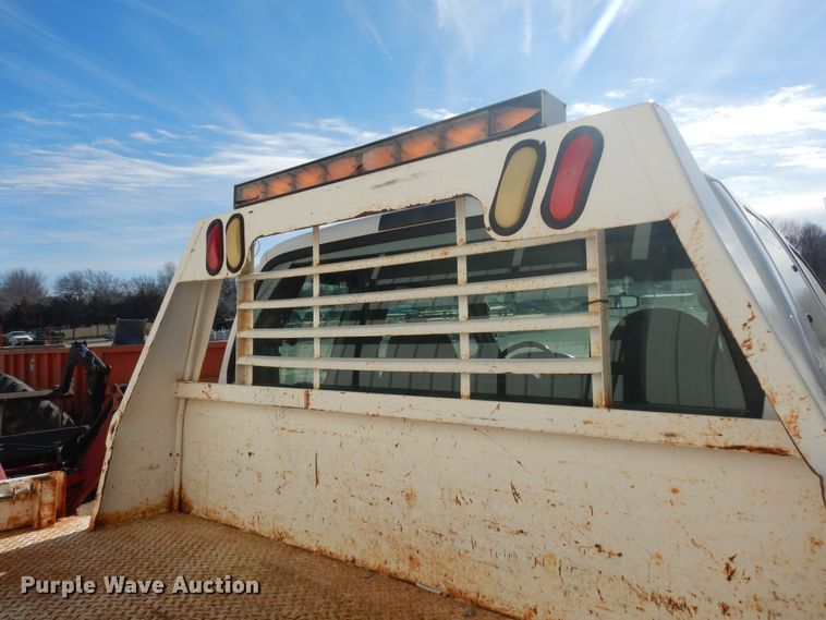 image for item JQ9766 2005 Ford F350 Super Duty XL  SuperCab flatbed pickup truck