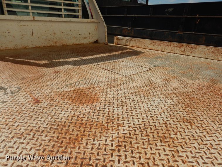 image for item JQ9766 2005 Ford F350 Super Duty XL  SuperCab flatbed pickup truck