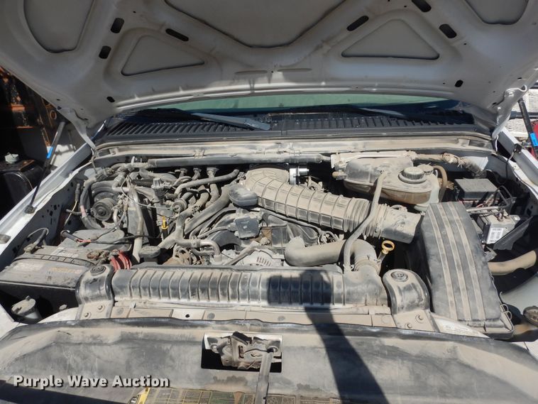 image for item JQ9766 2005 Ford F350 Super Duty XL  SuperCab flatbed pickup truck