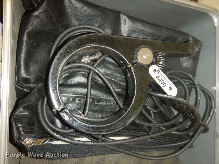 image for item JQ9767 Metrotech 9890SFL XT  locator