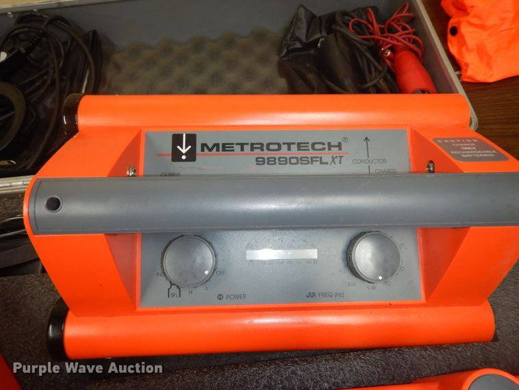 image for item JQ9767 Metrotech 9890SFL XT  locator