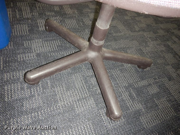 image for item JQ9804 (8) chairs