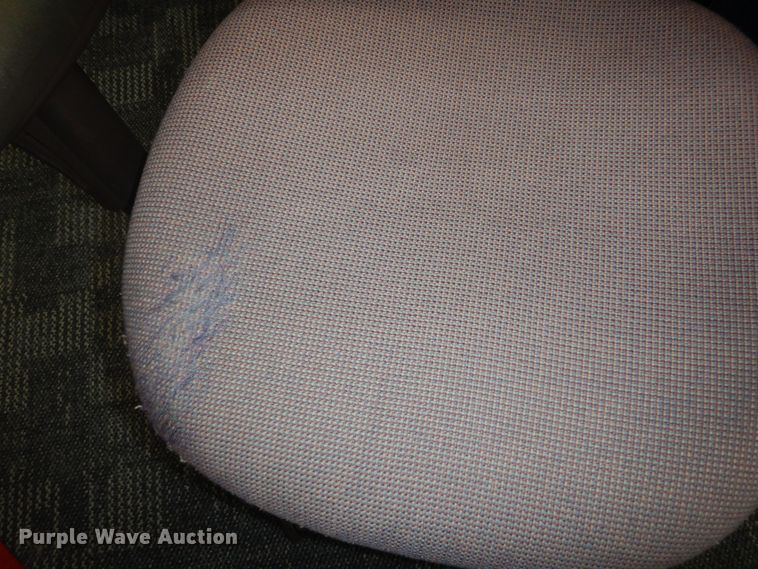 image for item JQ9804 (8) chairs