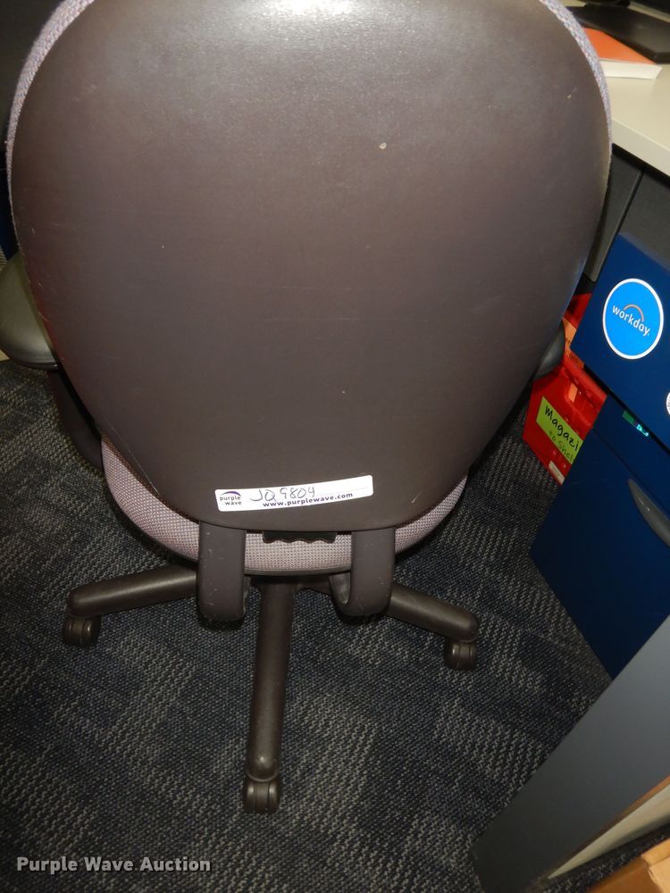 image for item JQ9804 (8) chairs