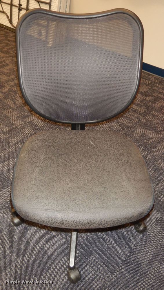 image for item JQ9804 (8) chairs