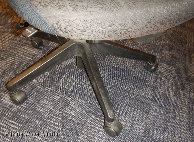 image for item JQ9804 (8) chairs