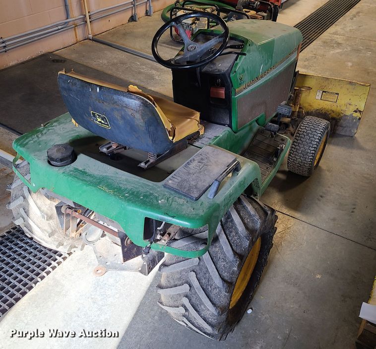image for item JW9822 John Deere 425  lawn mower