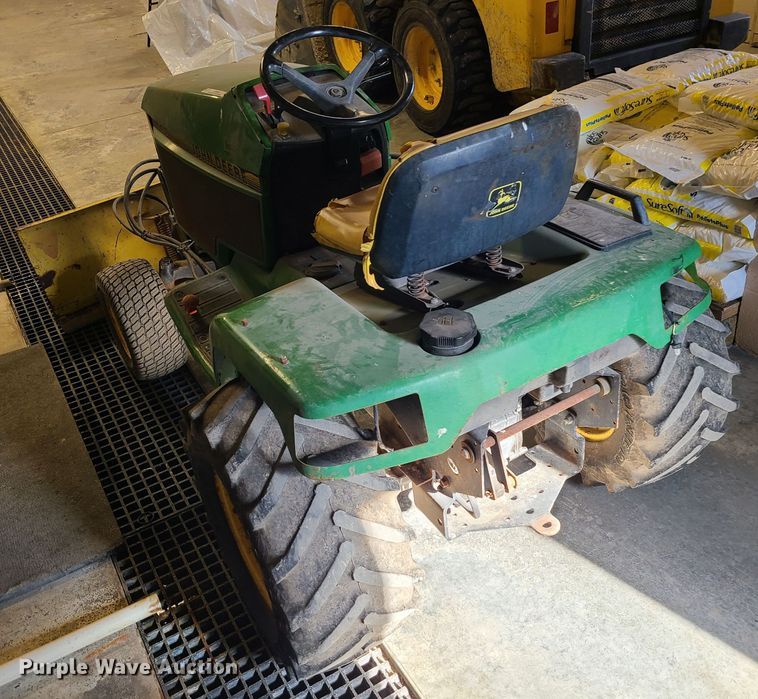 image for item JW9822 John Deere 425  lawn mower