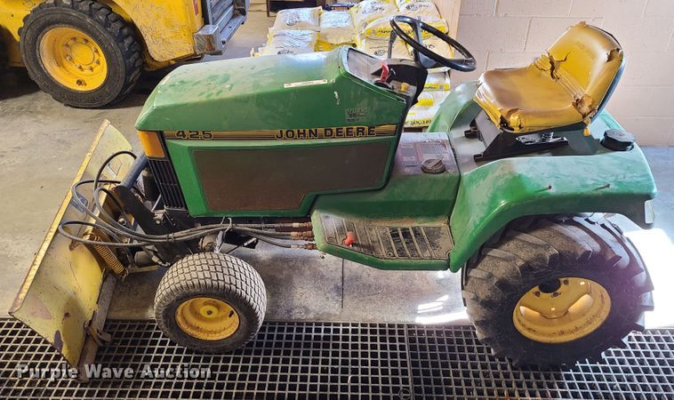 image for item JW9822 John Deere 425  lawn mower