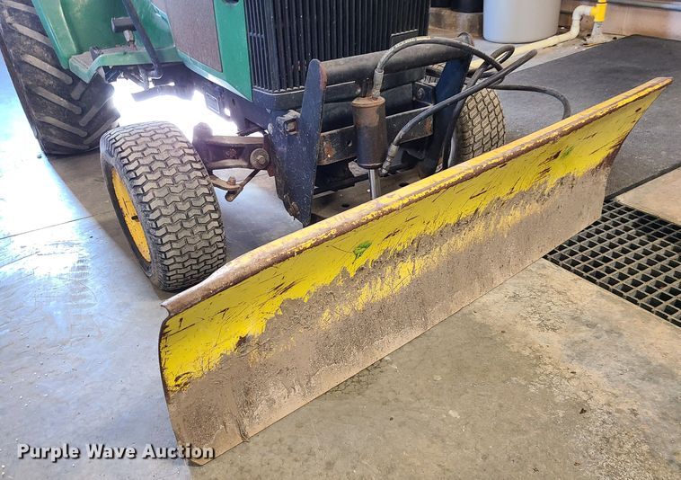 image for item JW9822 John Deere 425  lawn mower