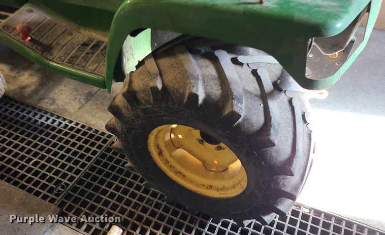 image for item JW9822 John Deere 425  lawn mower