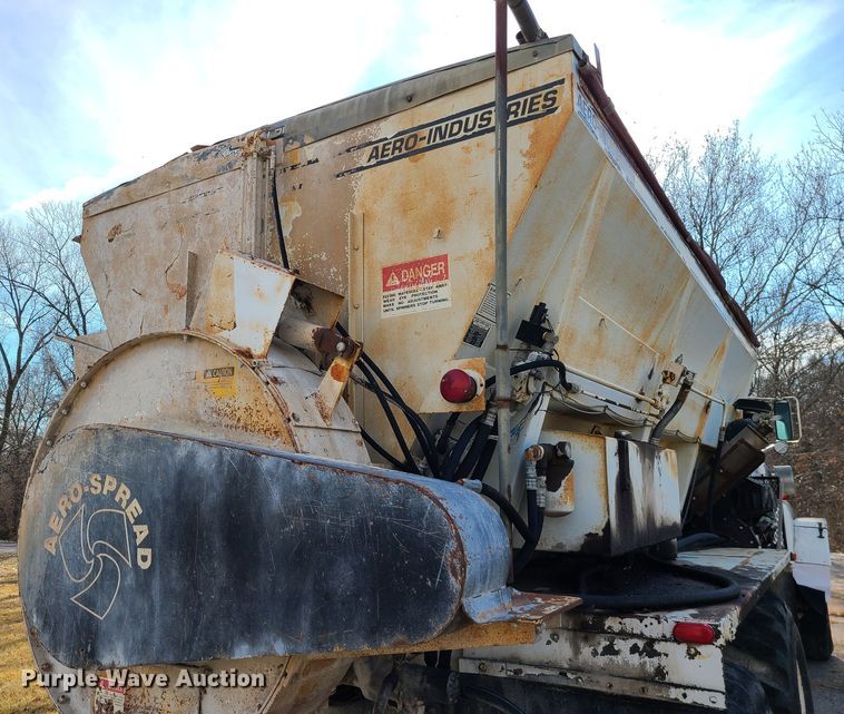 image for item JW9823 1995 Ford L8000  spreader truck