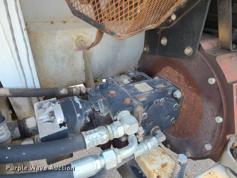 image for item JW9823 1995 Ford L8000  spreader truck