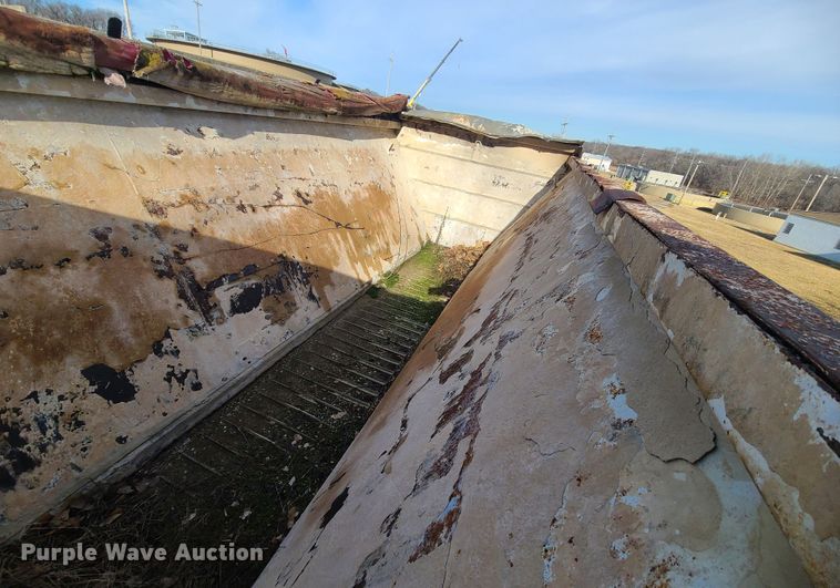 image for item JW9823 1995 Ford L8000  spreader truck