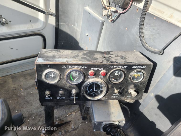 image for item JW9823 1995 Ford L8000  spreader truck