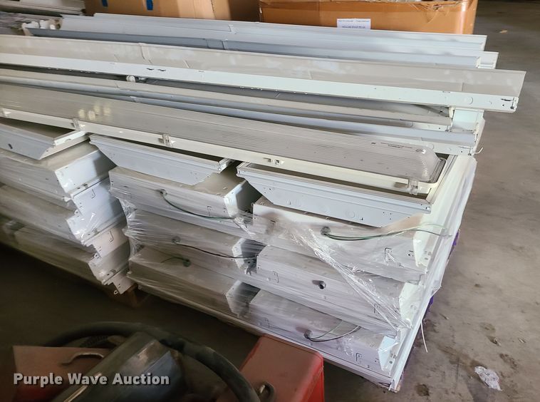 image for item JW9825 Approximately 37 fluorescent lights