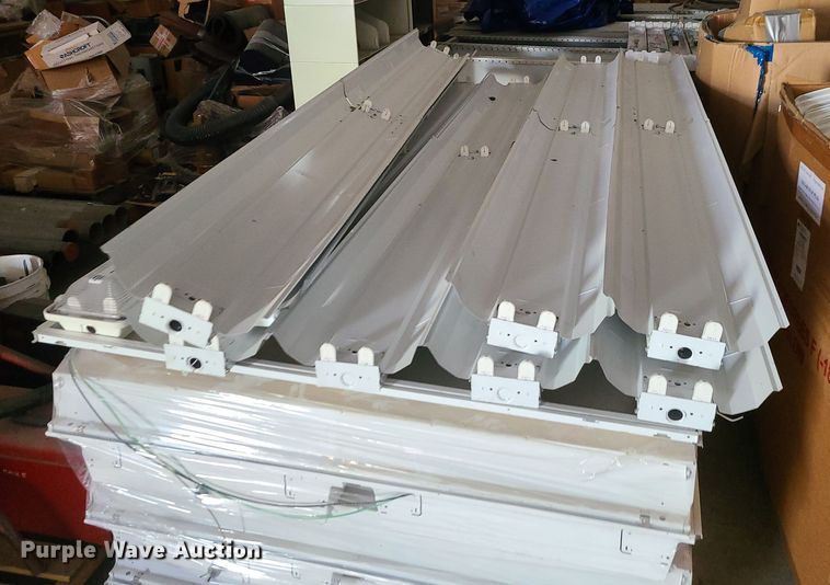 image for item JW9825 Approximately 37 fluorescent lights
