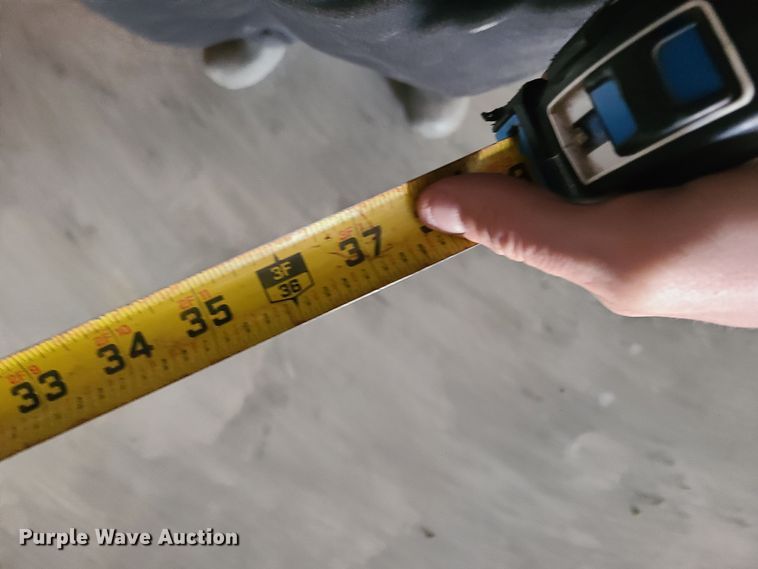 image for item JW9825 Approximately 37 fluorescent lights