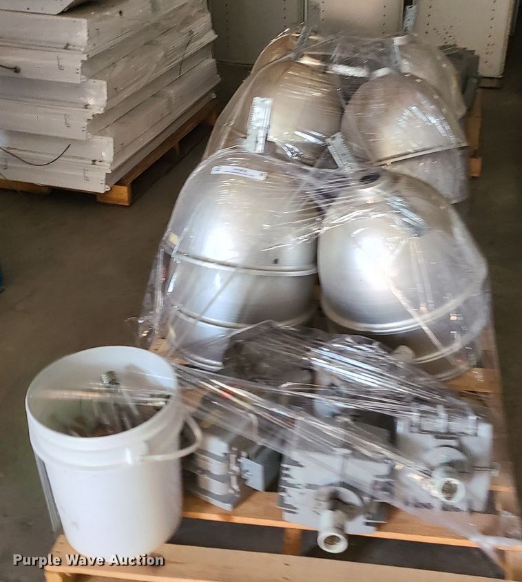 image for item JW9826 Approximately 87 lights