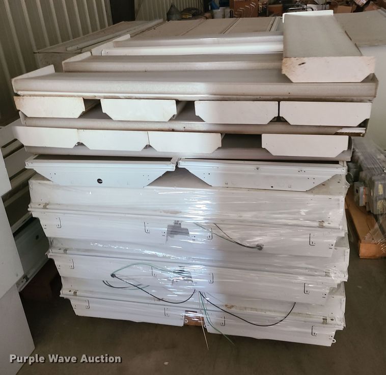 image for item JW9826 Approximately 87 lights