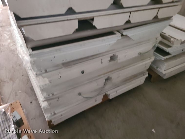 image for item JW9826 Approximately 87 lights