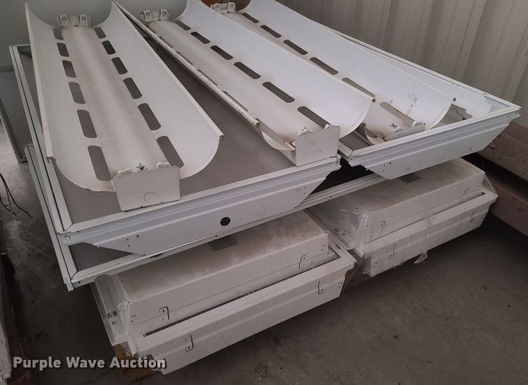 image for item JW9826 Approximately 87 lights