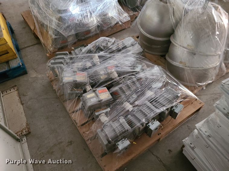 image for item JW9826 Approximately 87 lights