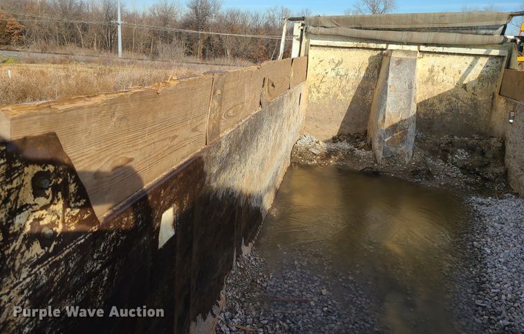 image for item JW9827 Dump bed