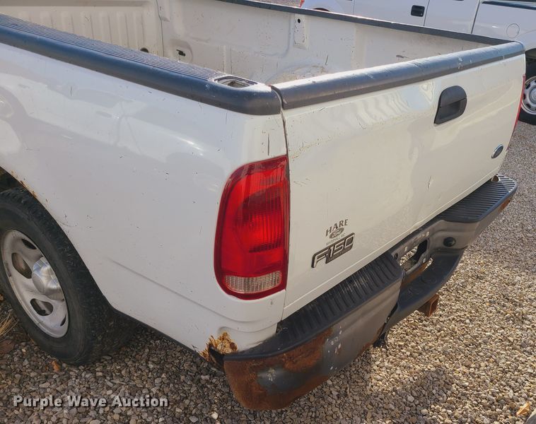 image for item JW9831 2004 Ford F150  pickup truck