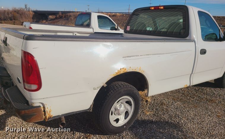 image for item JW9831 2004 Ford F150  pickup truck