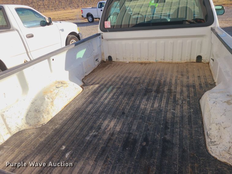 image for item JW9831 2004 Ford F150  pickup truck