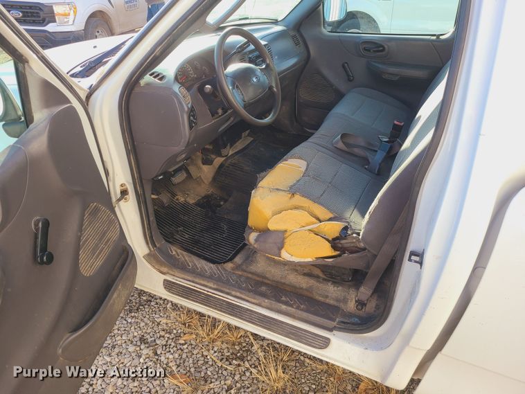 image for item JW9831 2004 Ford F150  pickup truck