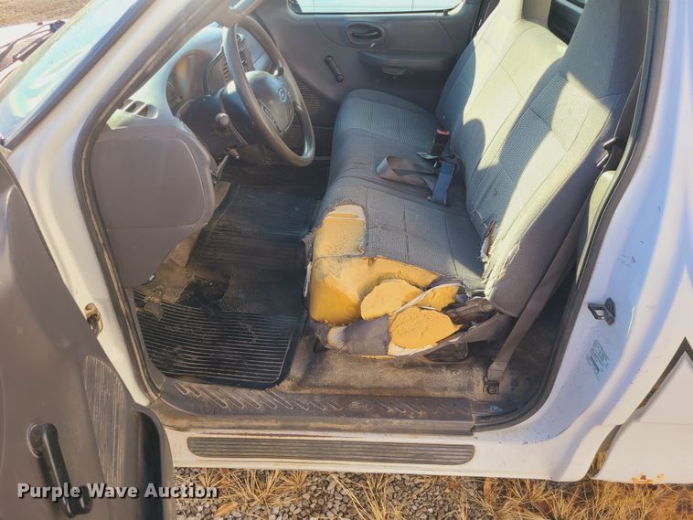 image for item JW9831 2004 Ford F150  pickup truck