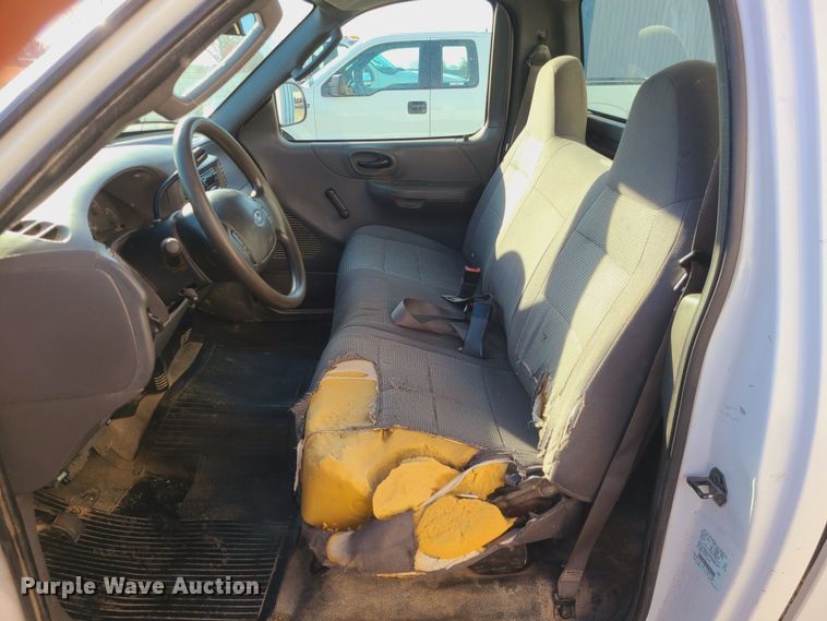 image for item JW9831 2004 Ford F150  pickup truck