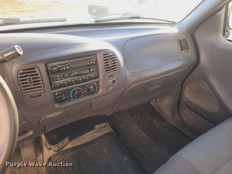 image for item JW9831 2004 Ford F150  pickup truck