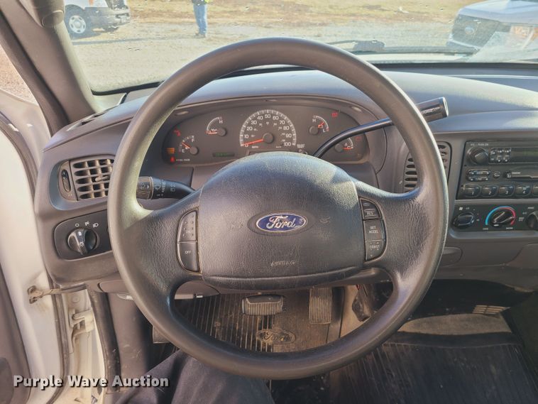 image for item JW9831 2004 Ford F150  pickup truck