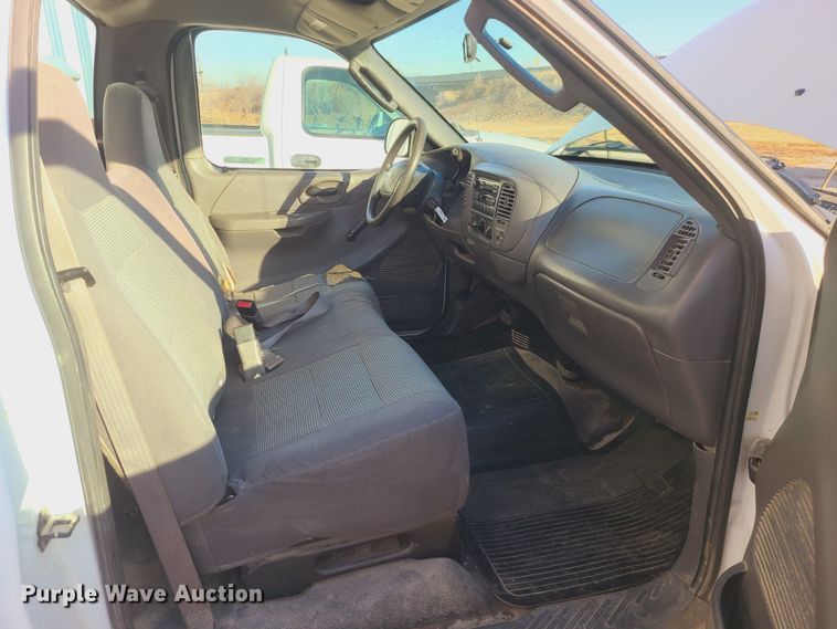 image for item JW9831 2004 Ford F150  pickup truck