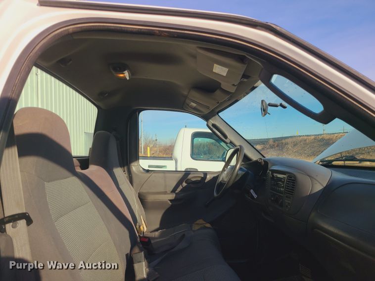 image for item JW9831 2004 Ford F150  pickup truck