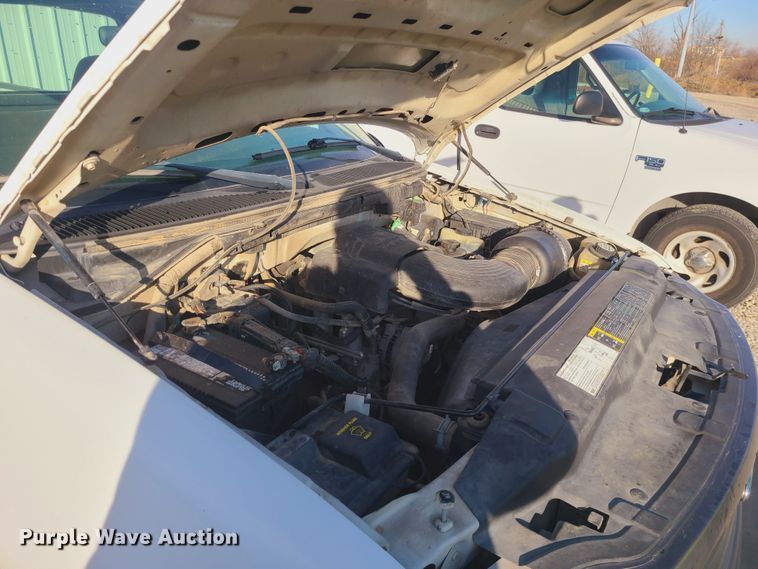 image for item JW9831 2004 Ford F150  pickup truck