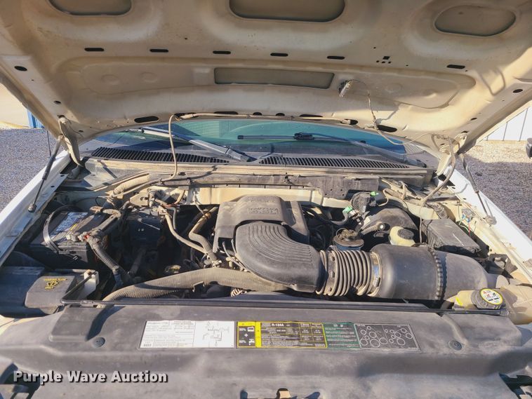 image for item JW9831 2004 Ford F150  pickup truck