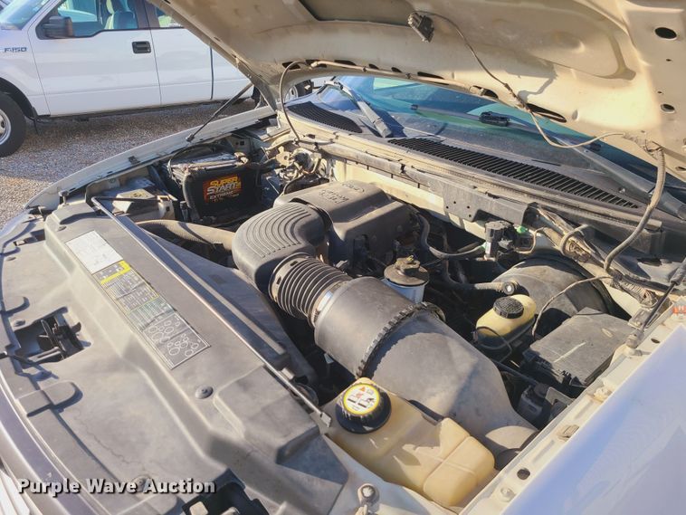 image for item JW9831 2004 Ford F150  pickup truck