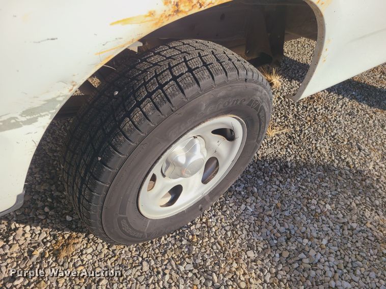 image for item JW9831 2004 Ford F150  pickup truck