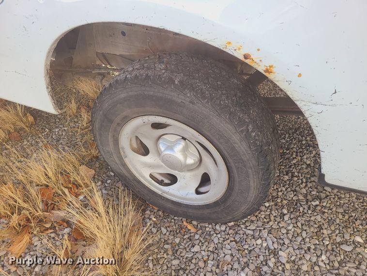 image for item JW9831 2004 Ford F150  pickup truck