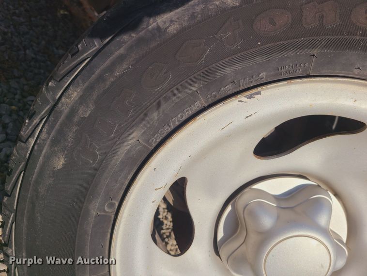 image for item JW9831 2004 Ford F150  pickup truck