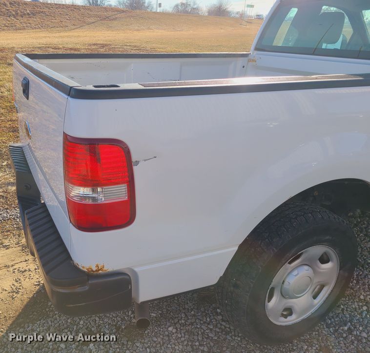 image for item JW9832 2005 Ford F150  SuperCab pickup truck