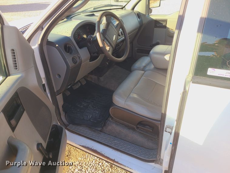 image for item JW9832 2005 Ford F150  SuperCab pickup truck